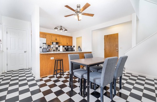 Asylum Hill Apartment | Exquisite Downtown Loft Apartment