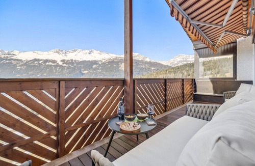 Lens Apartment | Exquisite Duplex Apartment with Breathtaking Views by Mrs Miggins