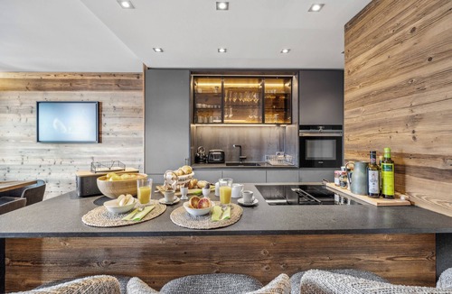 Lens Apartment | Exquisite Duplex with a view by Mrs Miggins
