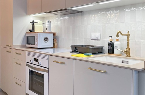 Vilanova I la Geltru Apartment | Exquisite 2-bedroom Apartment on Rambla by Hostem