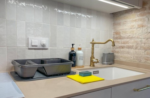 Vilanova I la Geltru Apartment | Exquisite 2-bedroom Apartment on Rambla by Hostem