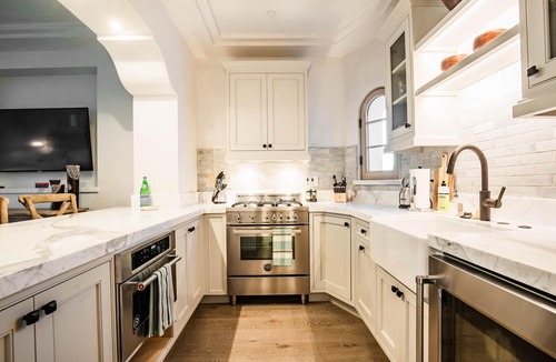 Woodside Villa | Exquisite Estately Villa