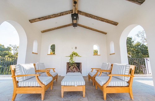 Woodside Villa | Exquisite Estately Villa