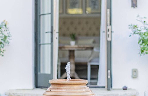 Woodside Villa | Exquisite Estately Villa