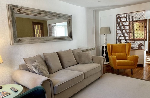 Llivia Apartment | Exquisite high mountain duplex in the town centre of Llívia