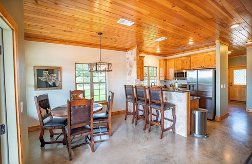 Lampasas Cottage | Exquisite Hill Country Cottage-Giraffe experiences, millions of bluebonnets now!
