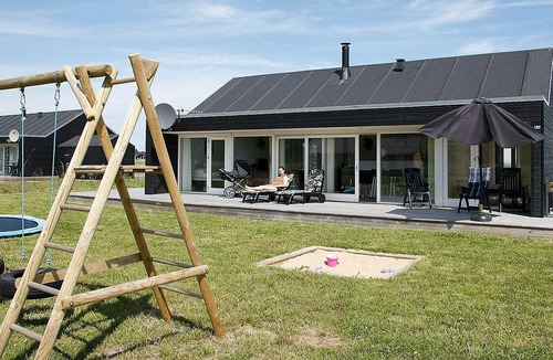 Brovst House | Exquisite Holiday Home in Brovst with Sauna