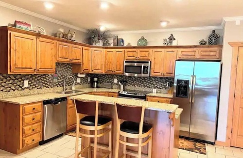 Lampe Cabin | Exquisite Lakefront Cabin- 6BR/6BA Sleeps 16