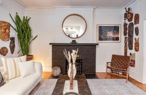 The Junction Villa | Exquisite Luxury Estate - Steps to Downtown