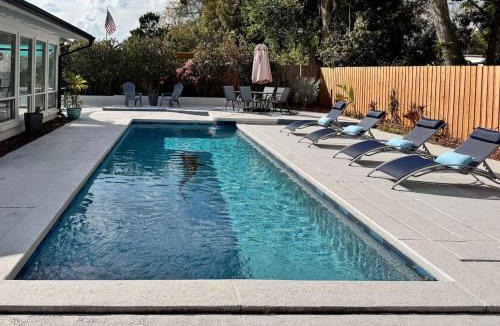 Lake Underhill House | Exquisite Luxury Villa with Pool in Prime Location