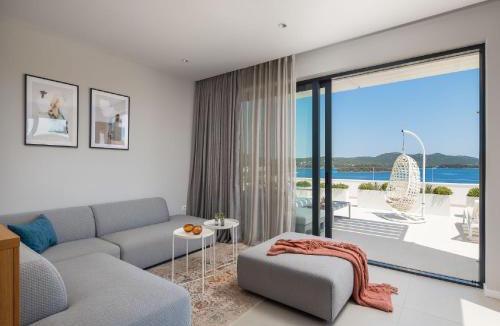 Jezera Villa | Exquisite Murter Villa Villa Luxor 4 Bedrooms Heated Pool & Spa