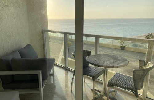Sunny Isles Beach Condo | Exquisite ocean front condo in Sunny Isles Beach -LICENSE # STR-00152