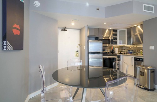 Mid Beach Apartment | Exquisite Oceanfront Condo In Resort