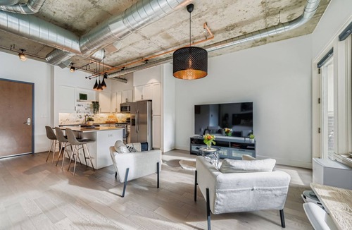 Central Boulder Condo | Exquisite Peloton Studio w/Large Balcony