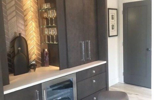 Kings Point House | Exquisite Perch on the Bay