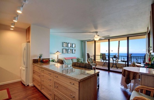 Kihei Condo | Exquisite Renovated Beachfront Haven - Experience Sugar Beach #329