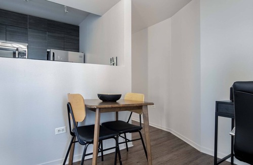 South Loop Apartment | Exquisite South Loop 1BR nr L & Grant Park, by Blueground