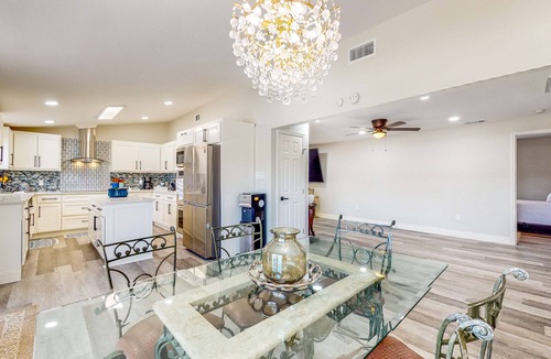 Quinlan House | Exquisite Waterfront - New Construction w/Kitchen
