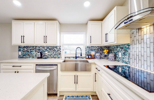 Quinlan House | Exquisite Waterfront - New Construction w/Kitchen