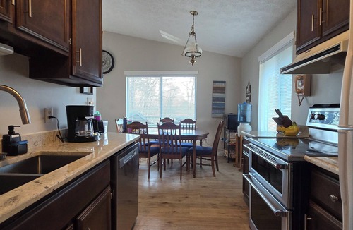 Merifield Acres House | Exquisite waterfront retreat on Buggs Island/Kerr Lake—perfect lakeside living!