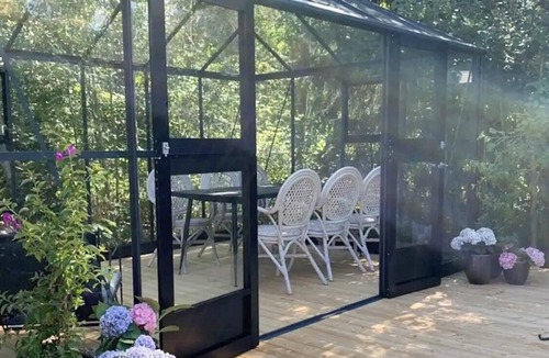 Melby House | Extend the snug summer evenings in the orangery