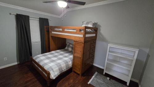 Tarrant County House | Extended Stay 3BR with office in Mira Lagos