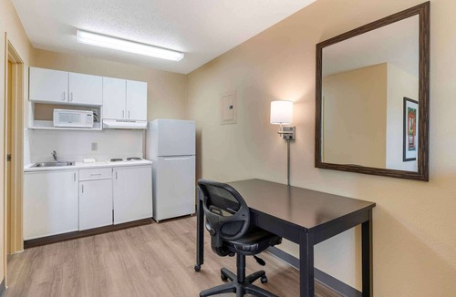 Maryland Heights Hotel | Extended Stay America Select Suites - St. Louis - Westport - E Lackland Rd