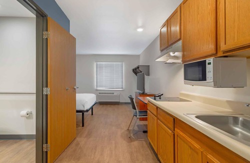 Fort Myers Hotel | Extended Stay America Select Suites - Fort Myers - Northeast