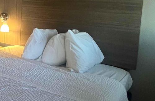 Sterling Hotel | Extended Stay America Select Suites - Sterling