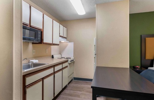 Bridgeton Hotel | Extended Stay America Select Suites St Louis Earth City