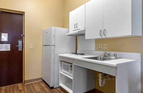 Darien Hotel | Extended Stay America Select Suites - Chicago - Darien