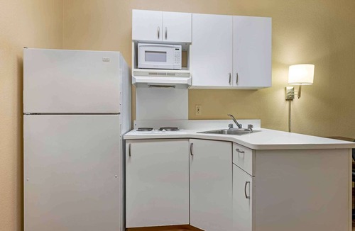 Darien Hotel | Extended Stay America Select Suites - Chicago - Darien