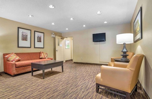 Crestline Heights Hotel | Extended Stay America Select Suites - Birmingham - Inverness
