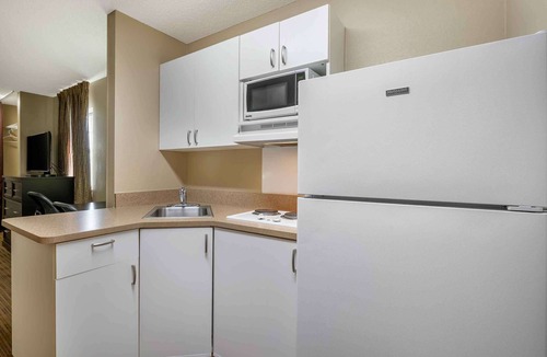 Champaign Hotel | Extended Stay America Suites Champaign Urbana