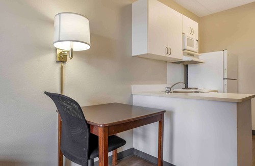 Bedford Park Hotel | Extended Stay America Suites Chicago Midway