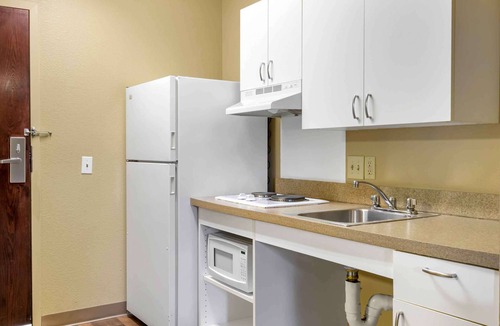 Pontiac Hotel | Extended Stay America Suites Providence Warwick