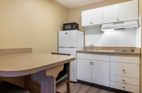 Merriam Hotel | Extended Stay America Suites Kansas City Shawnee Mission
