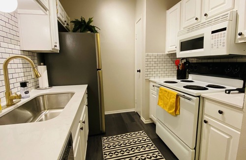 Village At Walnut Creek Apartment | Extended Stay ATX Condo Close to Everything! 🏙