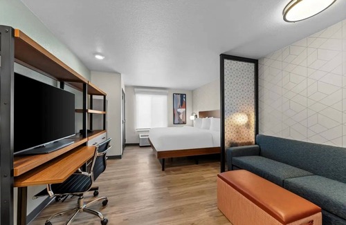 Waco Hotel | Extended Stay Gem w/Modern Style – 7 Min from McLane Stadium