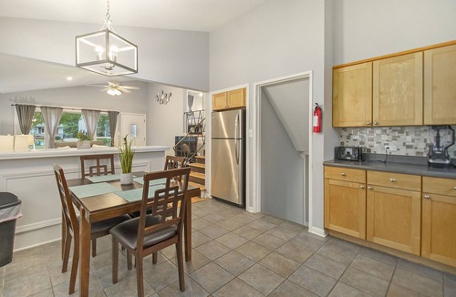 Glen Ellyn House | Extended Stay Glen Ellyn FHS Rental