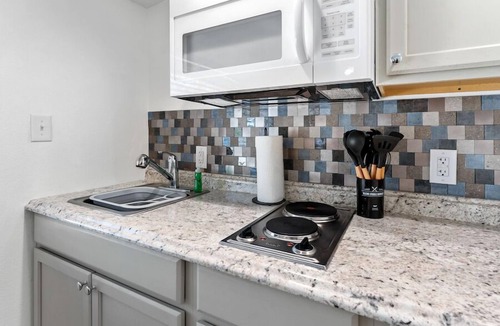 Gun Barrel City Hotel | Extended Stay Gun Barrel City