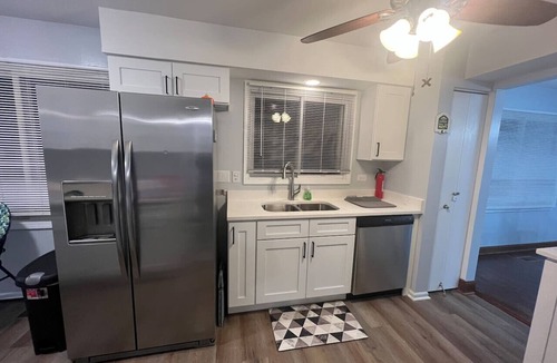 Crystal Lake House | Extended Stay Home 4BR Games Pet Friendly