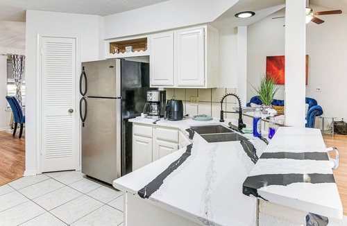 Sugar Land House | Extended Stay in Sugar Land! Family Home w/Yard
