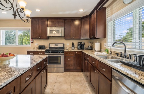 Lombard House | Extended Stay Lombard FHS Rental