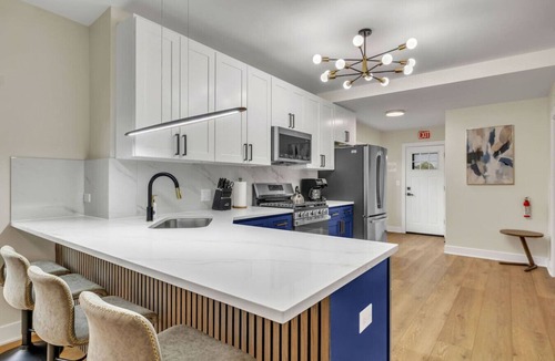 Maywood House | Extended Stay Maywood 4BR Home w/Pool Table