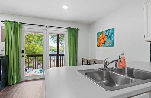 Richmond Apartment | Extended Stay - Park Place #1 - Stylish, Comfort, & Convenience, Just Like Home