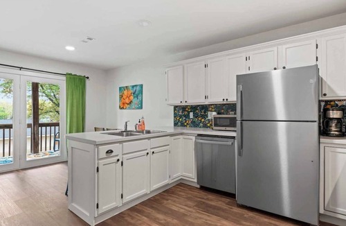 Richmond Apartment | Extended Stay - Park Place #1 - Stylish, Comfort, & Convenience, Just Like Home