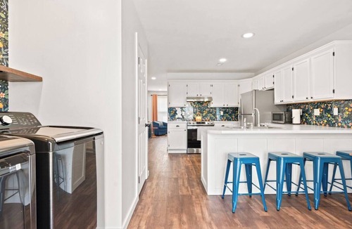 Richmond Apartment | Extended Stay - Park Place #2 - Stylish, Comfort, & Convenience, Just Like Home