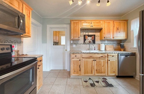 Dundee House | Extended Stay Rental - Dundee Garden Cottage
