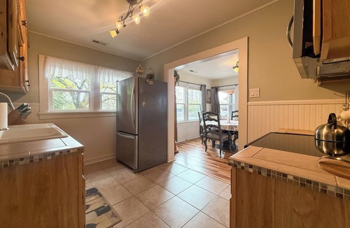 Dundee House | Extended Stay Rental - Dundee Garden Cottage